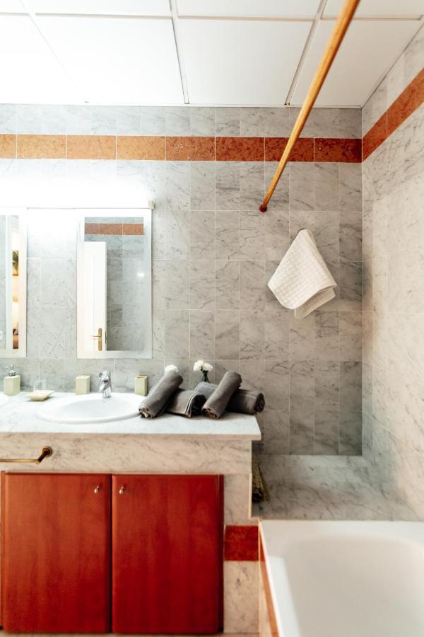 Chic By The Cathedral Apartment Seville
